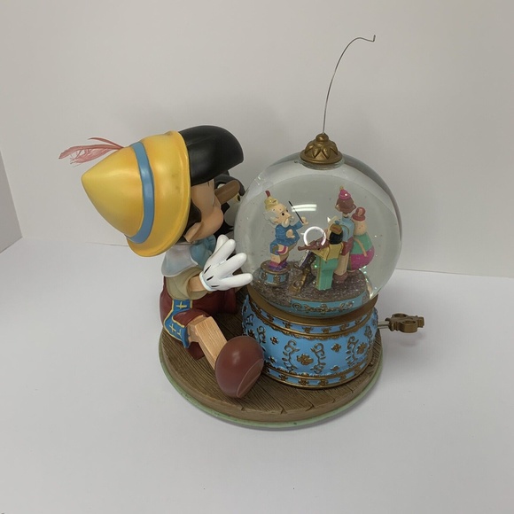 Disney Pinocchio & Figaro Magic Musical Animated Snow Globe Brahm's Waltz READ - Picture 6 of 9